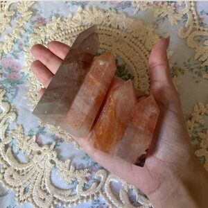 wholesale hematoid fire quartz stone towers